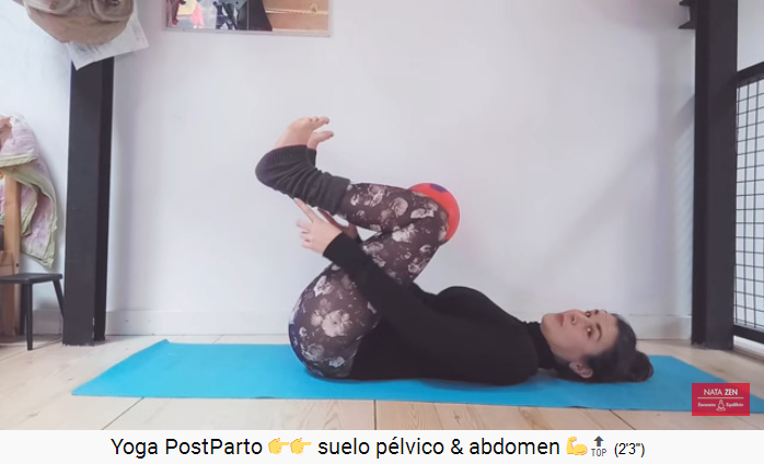 De bal bevindt zich tussen
                              de gebogen knie�n en nu zijn ook de voeten
                              gebogen