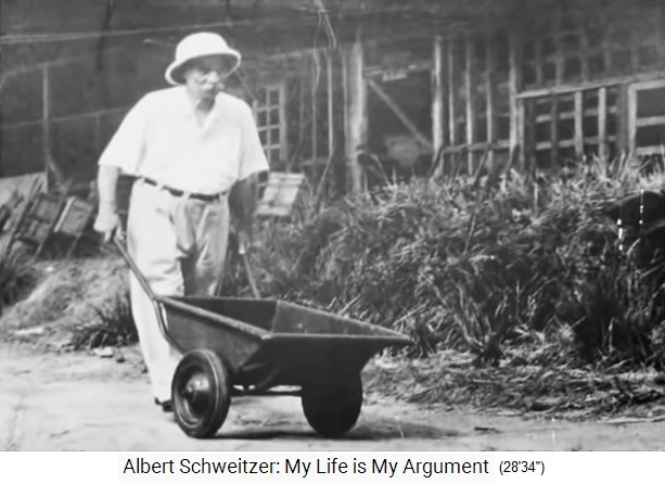Spitaldorf Lambarene:
                    Albert Schweitzer schiebt eine Schubkarre
