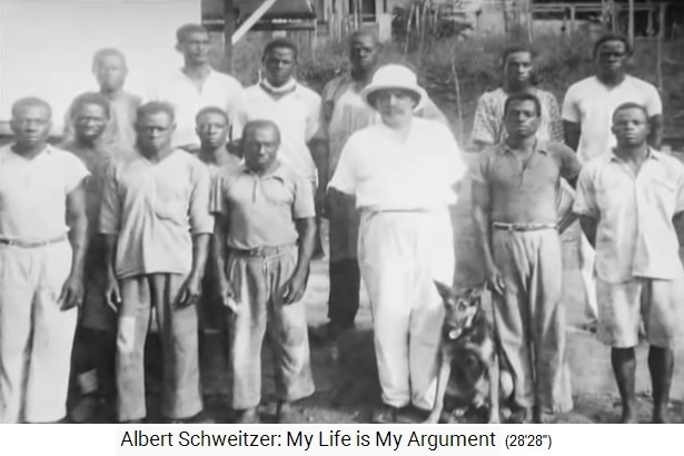 Spitaldorf Lambarene:
                    Albert Schweitzer mit schwarzen Angestellten