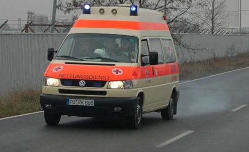 Krankenwagen
              bringt Patient zum n�chsten Keim
