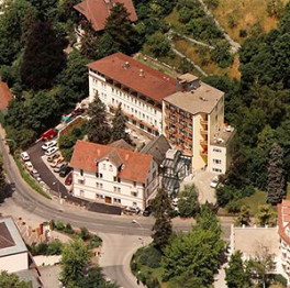 Die Hufeland-Klinik f�r
                                    ganzheitliche Krebsheilung in Bad
                                    Mergentheim