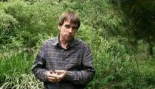 Martin Crawford da cursos en su
                        jard�on forestal