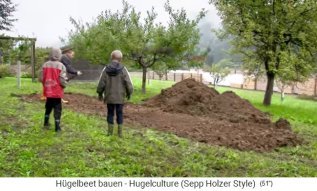 Hill bed workshop
                    with Sepp Holzer in Austria 03, the surface is
                    prepared