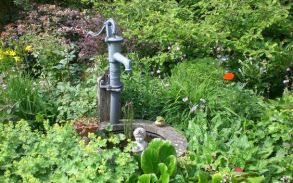 Garden
                    fountain with water pump