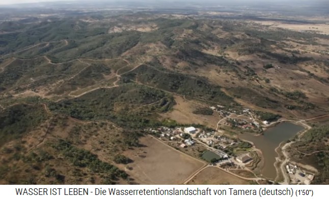 Tamera (Portugal) Luftaufnahme von 2009 mit See
                    1 Wasserbecken, rundrum noch kahle Berge 01