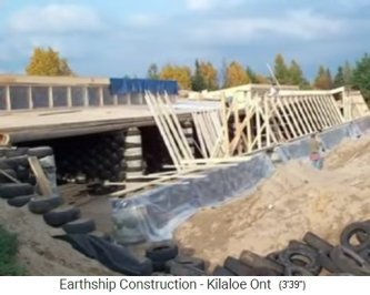 La construcci�n de una
                                  Nave Tierra en Kilaloe Ont
                                  ("EUA") con trabajos en el
                                  frente