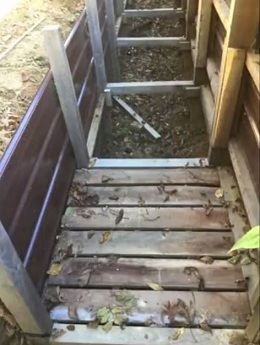 Los
                              elementos del camino est�n en las vidas de
                              distancia (unidades de 6 planchitas en
                              madera de nuez)