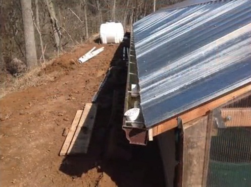 Al rev�s se installa el canal�n