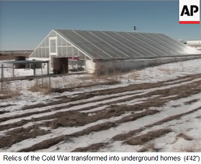 Nebraska, un silo de
                                cohetes se convierte en un invernadero
                                medio enterrado, las verduras, el techo
                                visto de afuera