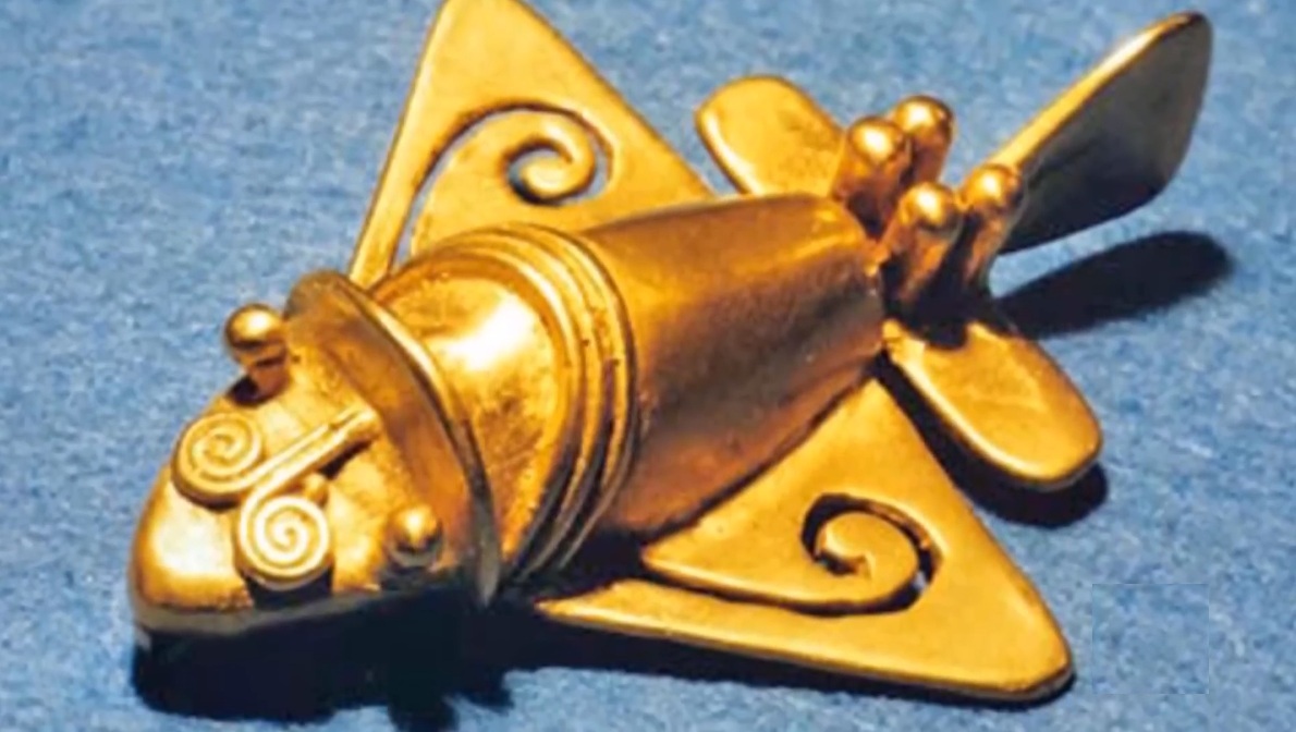 Peuples autochtones
                      en Colombie: Avion au mus�e de l'or de Bogot�