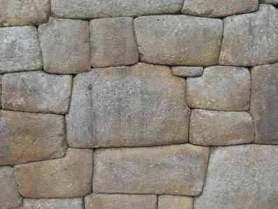 Machu Picchu
                        (Peru), die grosse Trockenmauer, 15-Eckenstein