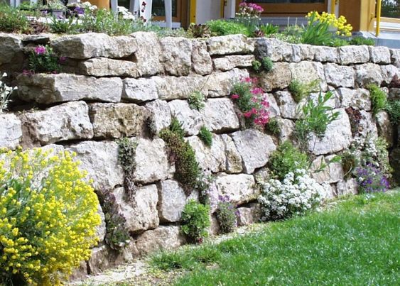 Muro seco
                              hecho de bloques de mamposter�a de
                              ladrillo