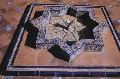 Misserghin bei Oran (Algerien):
                Zentraler islamischer Brunnen als Sternmandala im
                irdischen Viereck