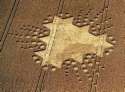 Kornkreis: planetarisches Sternmandala -- crop
                    circle: planetary star mandala