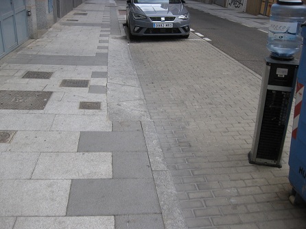 Rampe aus Granitstein 02 Rampe aus
Granitstein 02