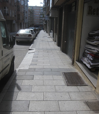 Rampe aus
                        Granitstein 04