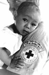 Niño vietnamita en un
                                    barco de la Cruz Roja Alemana,
                                    Danang 1968.