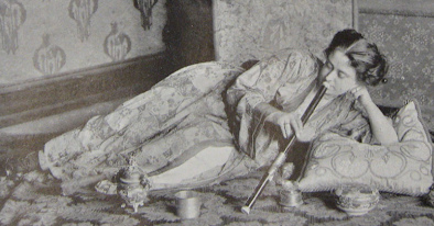 Opiumraucherin in Vietnam, 1900 ca.