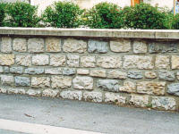 Steinmauer verfugt