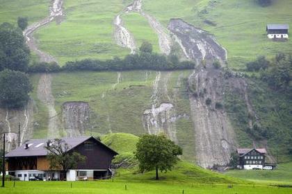 Ennetmoos:
                        Murenabgang am Hang statt Wald