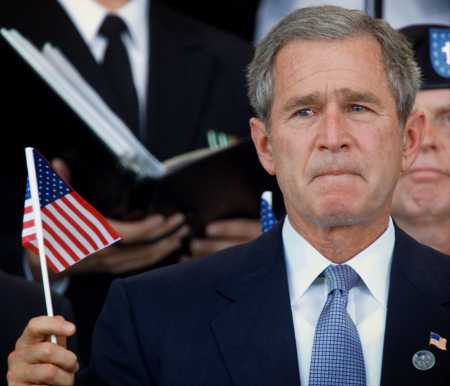 Ex-Alkoholiker George
                                  W. Bush, Präsident der
                                  "USA", sein Hirn ist z.T.
                                  weggefressen...