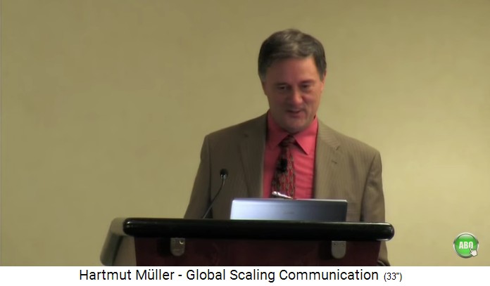 Dr.
                        Hartmut Müller am Rednerpult 2008 - da war er
                        schon ein grosser Betrüger