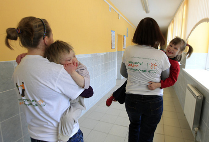 2. In dem Heim in Vesnova leben rund
                              140 Kinder mit verschiedenen geistigen und
                              körperlichen Behinderungen.