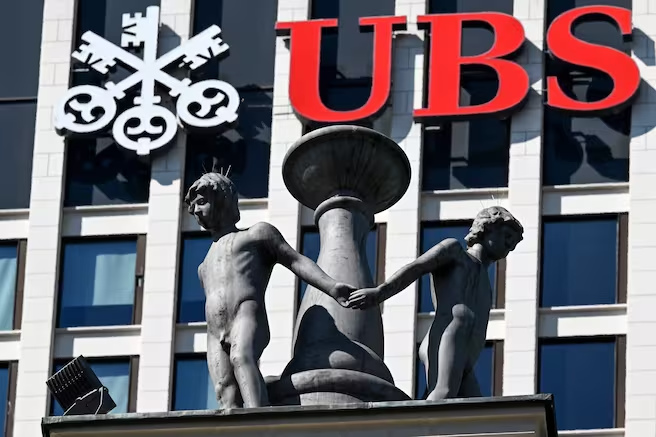 UBS in Z�rich mit kleinen Buben
                15.11.2023: alles nur Zufall?