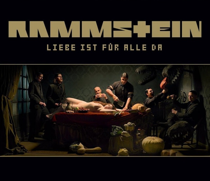Rockband
                        Rammstein (Berlin) 14.6.2023: mit Frauenopfer
                        auf Cover
