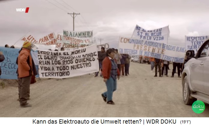 Manifestaci�n y bloqueo de carreteras
                        contra las compa��as de litio 03, pancartas