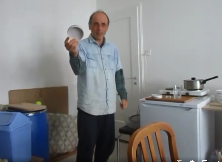 Frisbee aus runder K�seschachtel 01