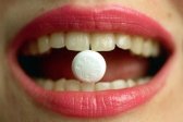 Die Pille im Mund: F�r Babys
                            hat die Schul-"Medizin" keine
                            Medizin entwickelt...