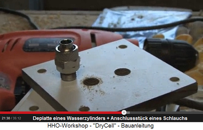 Die Deckplatte von einem
                          Wasserzylinder mit dem Anschlussst�ck f�r den
                          Schlauch