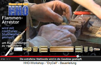 Die extrafeine Stahlwolle wird in die
                          Gasd�se gestopft