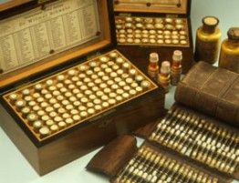 Koffer mit hom�opathischen K�gelchen