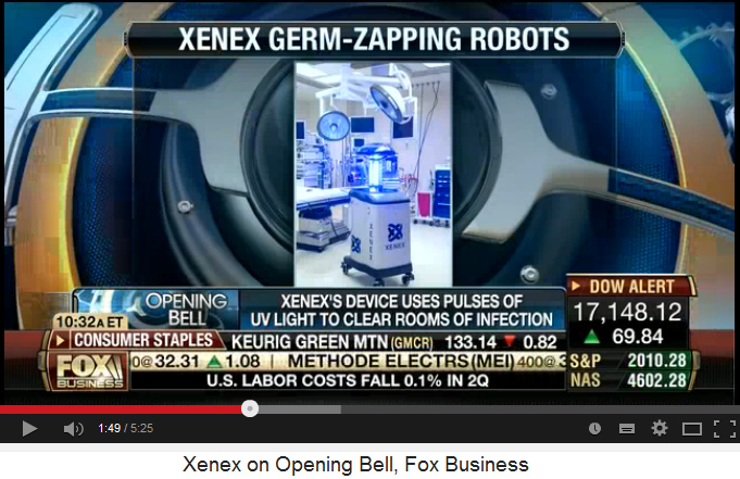 Der
                                        UV-Lichtdesinfektionsroboter 08
                                        in einem Operationssaal 01
