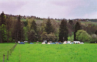 Zeltlager mit dem T�llinger Berg im
                          Hintergrund