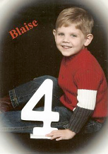 El ni�o Michael
                        Blaise Landry (02), 4 a�os, de Morganza
                        (Louisiana) fue matado por 3 perros b�xer del
                        vecino tonto [77]