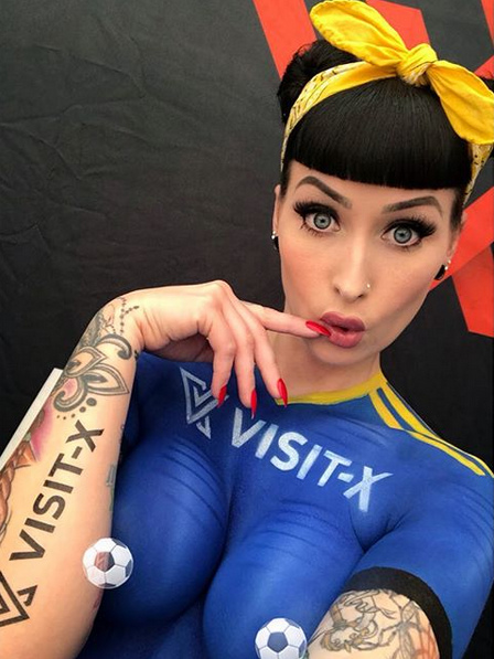 Berlin Damen-Fussballspiel "Sexy
Soccer" von Visit X, 23.6.2018 02 Berlin
Damen-Fussballspiel "Sexy Soccer" von
Visit X, 23.6.2018 02