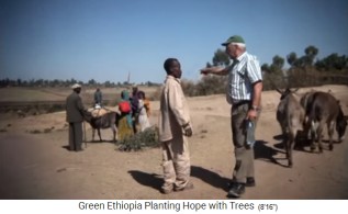 Kurt Pfister gibt Anweisung, den
                      Esel nicht zu schlagen