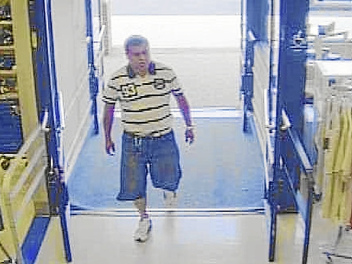 Cortanalgas Jhonny
                      Guill�n Pimentel en aeropuerto de Lima 2011 /
                      Ges�ssabschneider Jhonny Guill�n Pimentel am
                      Flughafen Lima 2011