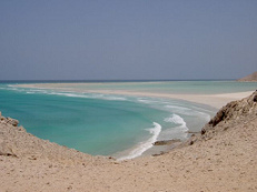 Los
                        dioses dijeron a un charlat�n que hay monedas de
                        oro a la orilla, y pues el charlat�n fue
                        detenido y vendido por piratas...