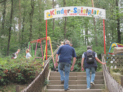 Una entrada a un parque infantil en
                                el parque de tobog�n de trineo en
                                Ibbenbueren, regi�n de Muenster,
                                Westfalia, Alemania