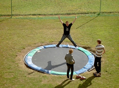 Trampol�n 15,
                                  sumergible y redondo en Ftan,
                                  Grisones, Suiza