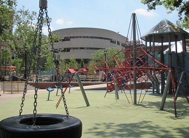 Trepar 8: pir�mide de trepa
                                    solo en metales en la calle Hester
                                    en Nueva York en los "EUA"
                                    criminales con sus guerras sin fin