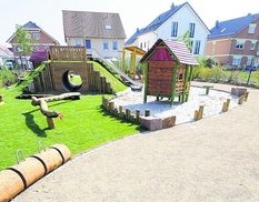T�nel en un parque infantil 03
                                    en una colina artificial en
                                    Egelsbach cerca de Darmstadt,
                                    Alemania