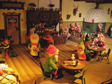 Märchenwald Ibbenbüren 06,
Zwerge beim Bechern Märchenwald Ibbenbüren 06, Zwerge beim
Bechern