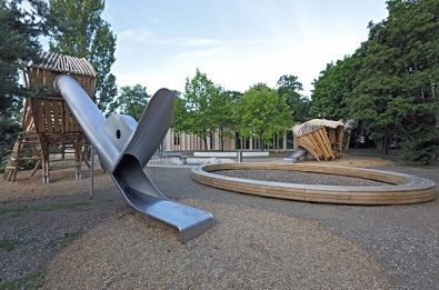 Tunnelrutschbahn mit Vogelschnabel,
                              St.-Johann-Park, Basel