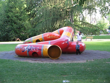 Spielschlange 01 im Sch�tzenmattpark
                              in Basel, Schweiz