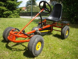 Go-Cart auf Rasen in
                              G�hren-Lebbin, Mecklenburg-Vorpommern,
                              Deutschland